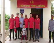 Trao tặng nhà tình thương tại Bến Tre